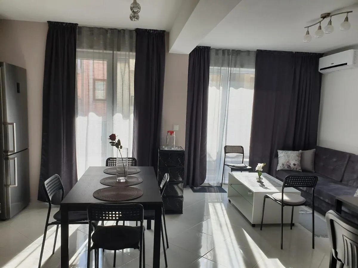 Апартаменты New The Twins Varna Two-Bedroom, Apt 3 At 15 Tsani Ginchev Street, Floor 2 Болгария