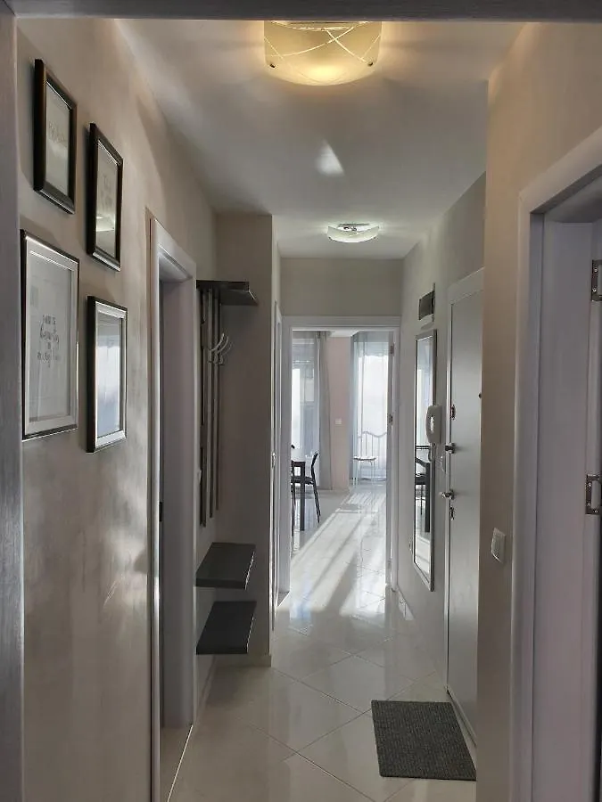 Апартаменты New The Twins Varna Two-Bedroom, Apt 3 At 15 Tsani Ginchev Street, Floor 2